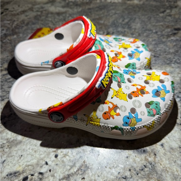 Pokemon Kids Slippers - Red, White, and Blue - Picture 4 of 5